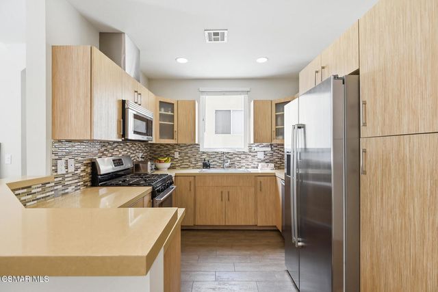 4541 Colfax Avenue 101, North Hollywood, CA 91602