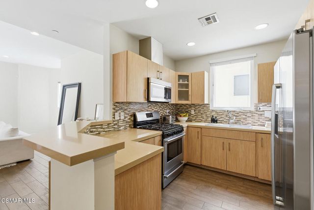 4541 Colfax Avenue 101, North Hollywood, CA 91602