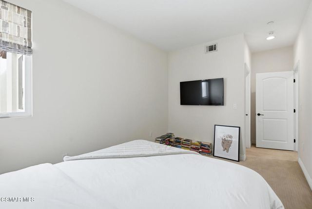 4541 Colfax Avenue 101, North Hollywood, CA 91602
