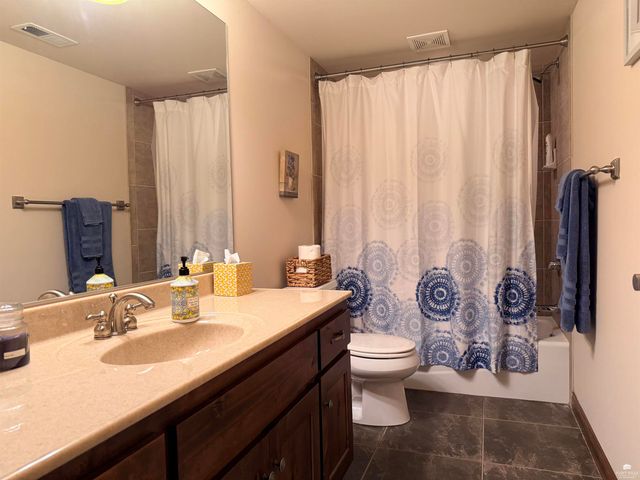 1412 Oaktree Place, Manhattan, KS 66503