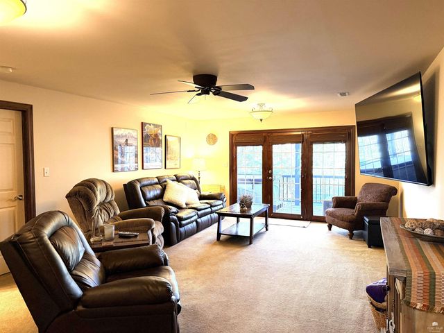 1412 Oaktree Place, Manhattan, KS 66503