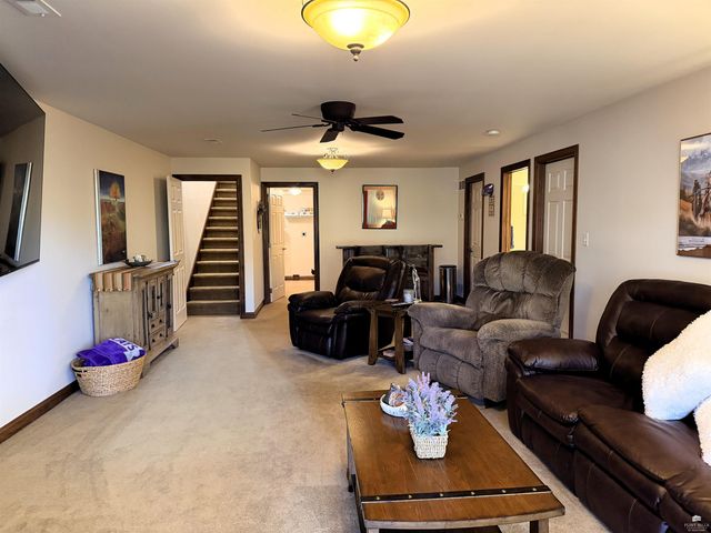 1412 Oaktree Place, Manhattan, KS 66503