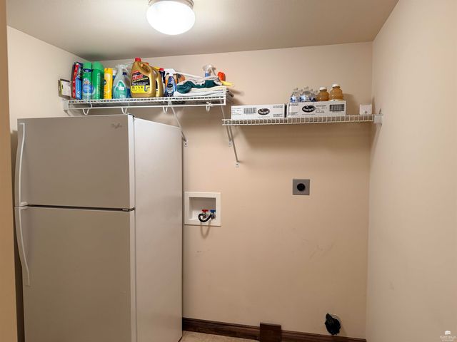 1412 Oaktree Place, Manhattan, KS 66503