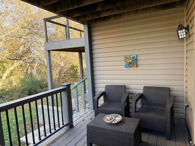 1412 Oaktree Place, Manhattan, KS 66503