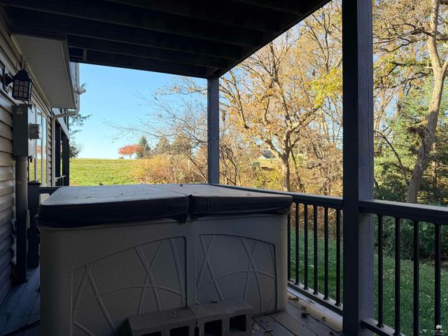 1412 Oaktree Place, Manhattan, KS 66503