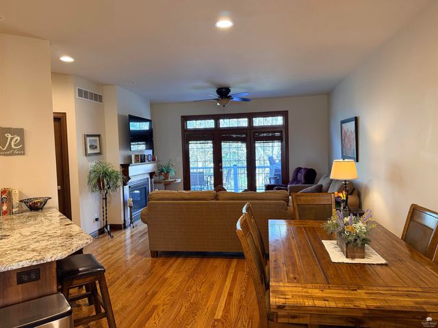 1412 Oaktree Place, Manhattan, KS 66503