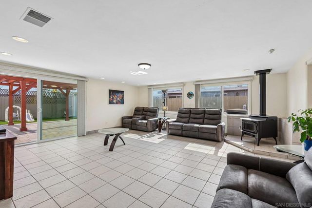 857 Holly Ave, Imperial Beach, CA 91932
