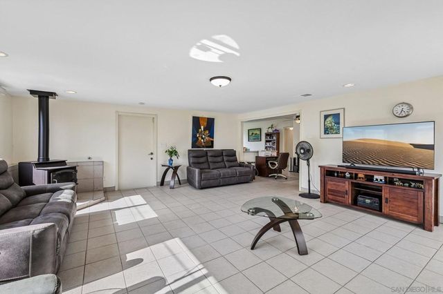 857 Holly Ave, Imperial Beach, CA 91932