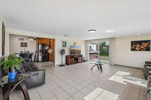 857 Holly Ave, Imperial Beach, CA 91932
