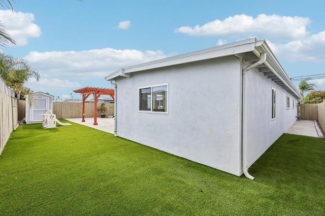 857 Holly Ave, Imperial Beach, CA 91932
