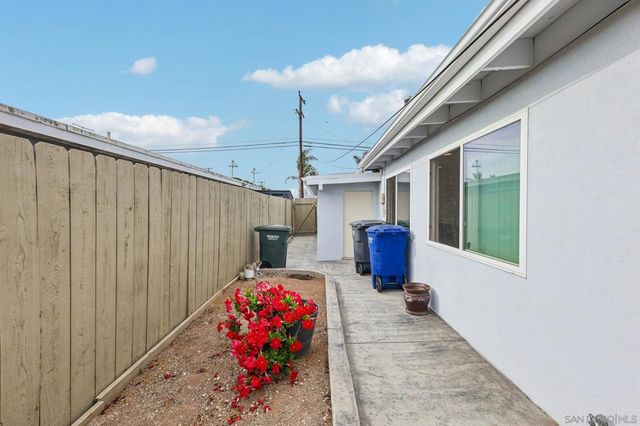 857 Holly Ave, Imperial Beach, CA 91932