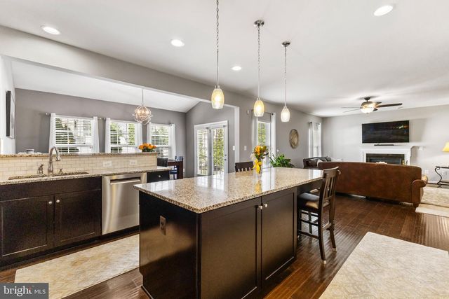 12380 SOUTHINGTON DR, Woodbridge, VA 22192