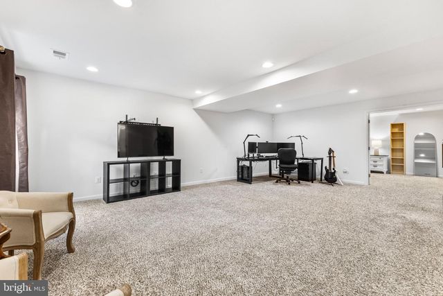12380 SOUTHINGTON DR, Woodbridge, VA 22192