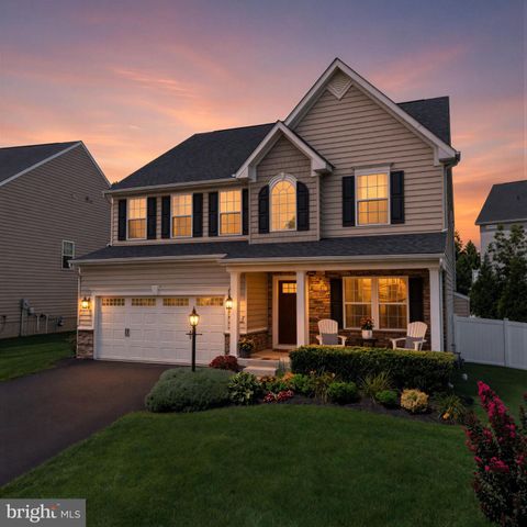 12380 SOUTHINGTON DR, Woodbridge, VA 22192