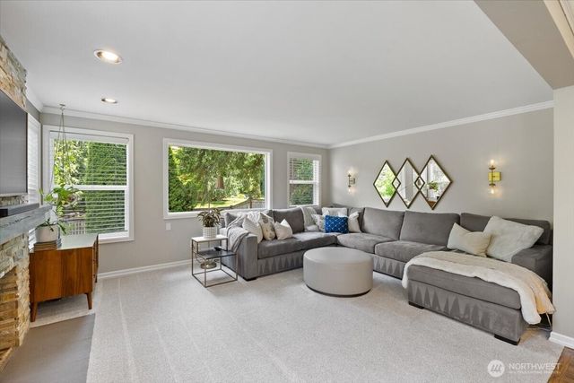 23956 NE 31st Way, Sammamish, WA 98074