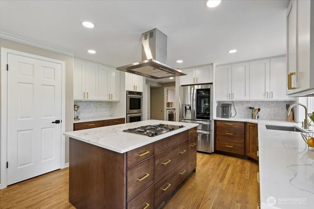 23956 NE 31st Way, Sammamish, WA 98074