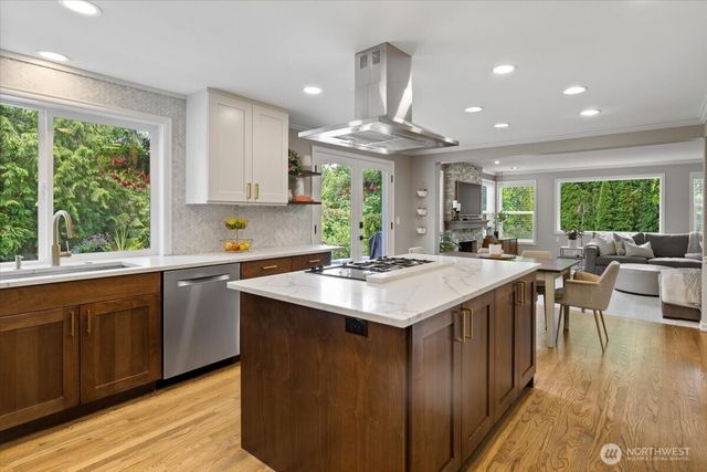 23956 NE 31st Way, Sammamish, WA 98074
