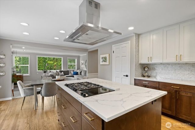 23956 NE 31st Way, Sammamish, WA 98074
