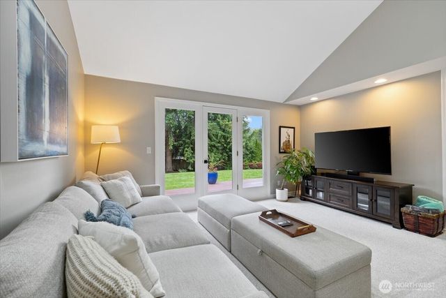 23956 NE 31st Way, Sammamish, WA 98074