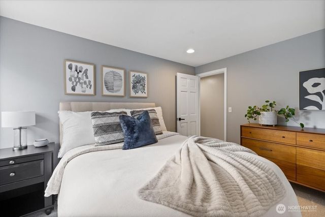 23956 NE 31st Way, Sammamish, WA 98074
