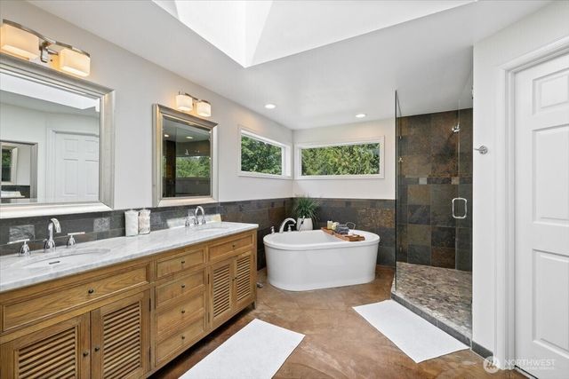 23956 NE 31st Way, Sammamish, WA 98074