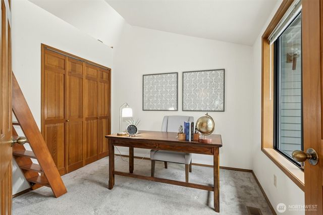 2420 Squak Mountain Loop SW, Issaquah, WA 98027