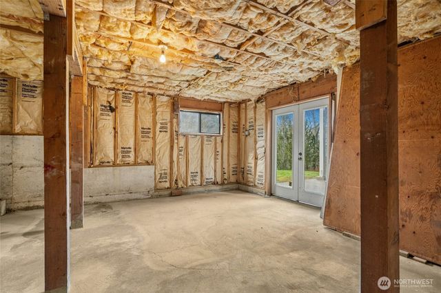 2420 Squak Mountain Loop SW, Issaquah, WA 98027