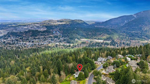2420 Squak Mountain Loop SW, Issaquah, WA 98027