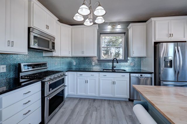 1702 Simpson Ave, Winfield, KS 67156