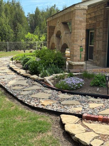 1702 Simpson Ave, Winfield, KS 67156