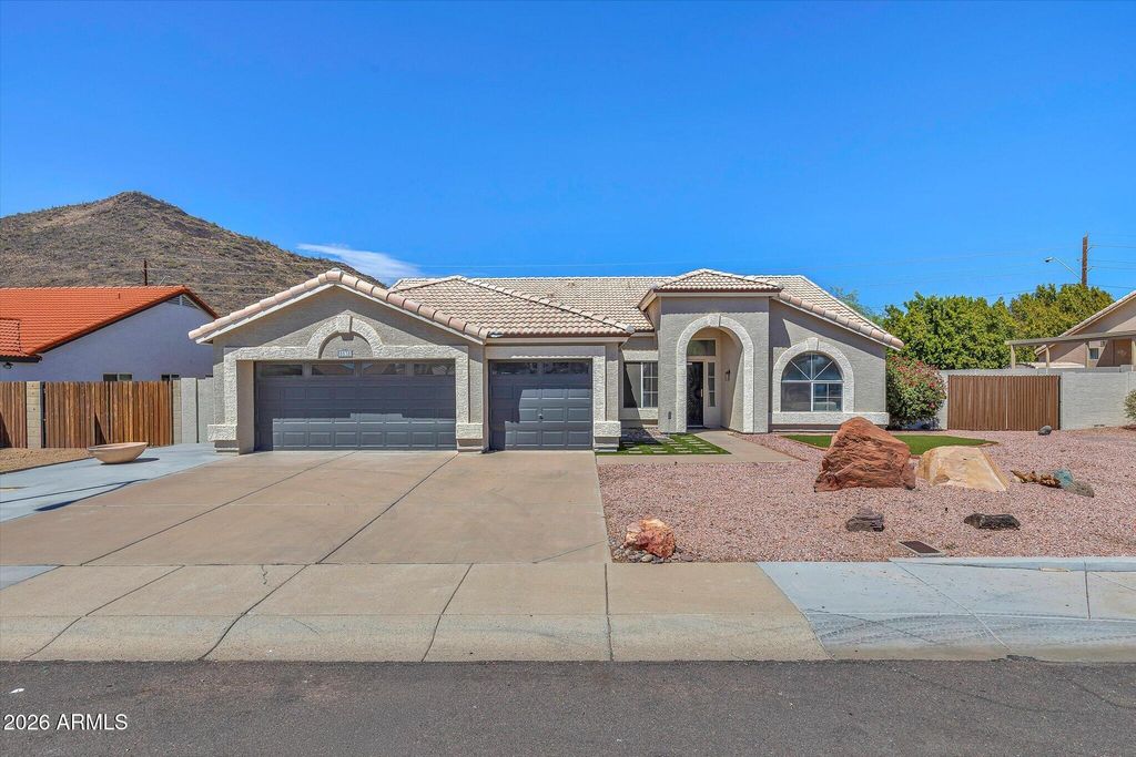 5538 W FALLEN LEAF Lane, Glendale, AZ 85310 — exterior
