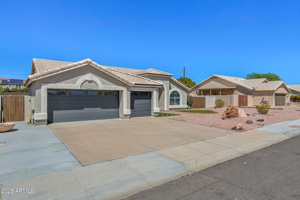 5538 W FALLEN LEAF Lane, Glendale, AZ 85310 — photo 3