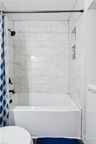 402 Derby RN, Yorktown, VA 23693