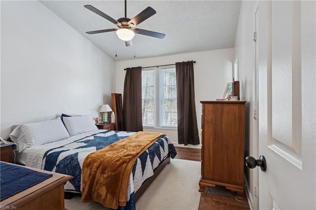 402 Derby RN, Yorktown, VA 23693