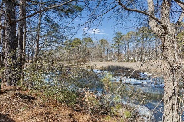 402 Derby RN, Yorktown, VA 23693