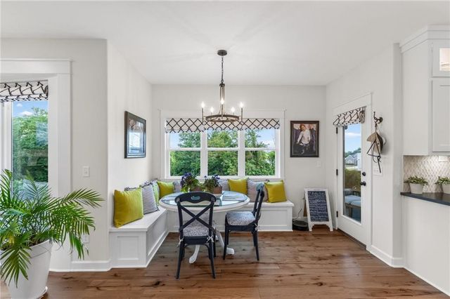 14670 Thousand Oaks Place, Parkville, MO 64152