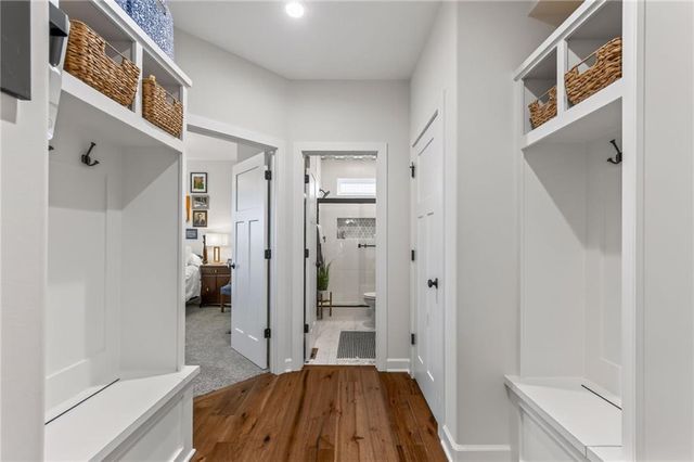 14670 Thousand Oaks Place, Parkville, MO 64152
