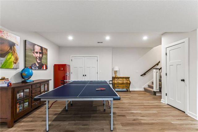 14670 Thousand Oaks Place, Parkville, MO 64152