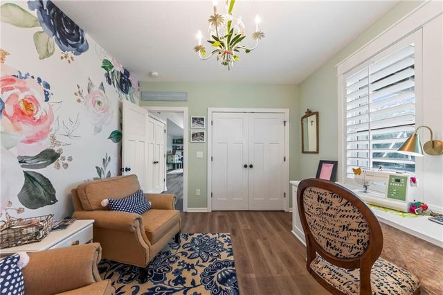 14670 Thousand Oaks Place, Parkville, MO 64152