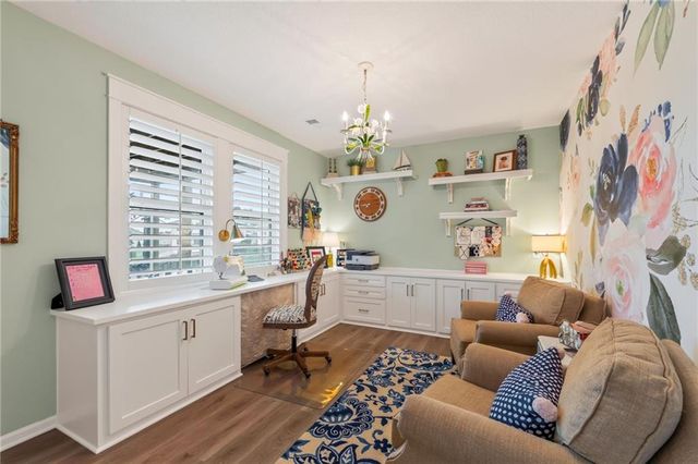 14670 Thousand Oaks Place, Parkville, MO 64152
