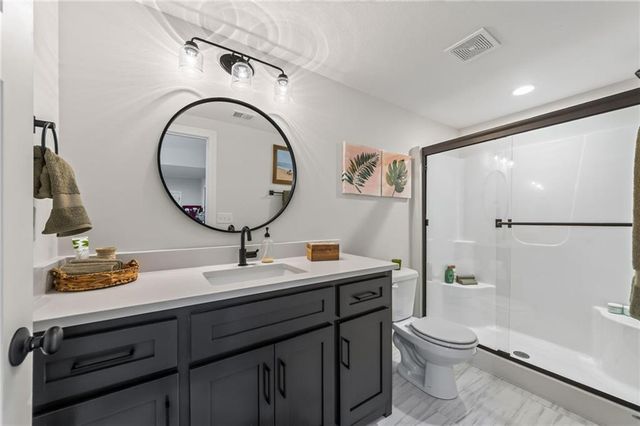 14670 Thousand Oaks Place, Parkville, MO 64152