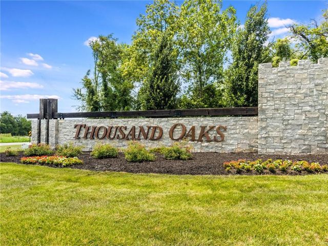 14670 Thousand Oaks Place, Parkville, MO 64152