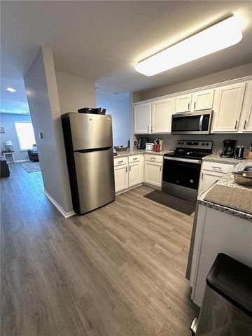 1446 Netherland, Fayetteville, AR 72701