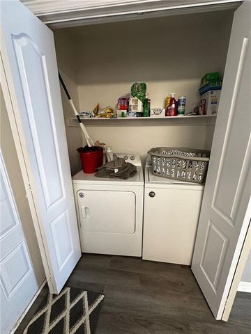 1446 Netherland, Fayetteville, AR 72701