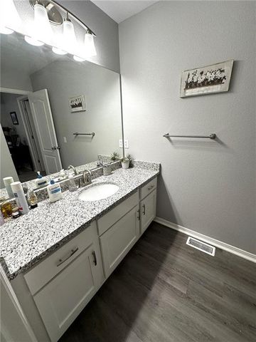 1446 Netherland, Fayetteville, AR 72701