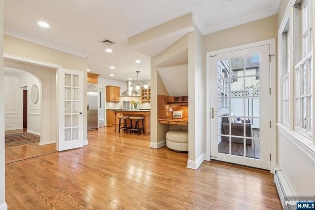 215 Beechwood Road, Ridgewood, NJ 07450