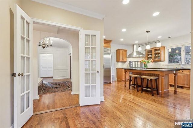 215 Beechwood Road, Ridgewood, NJ 07450