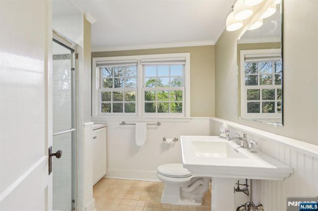 215 Beechwood Road, Ridgewood, NJ 07450