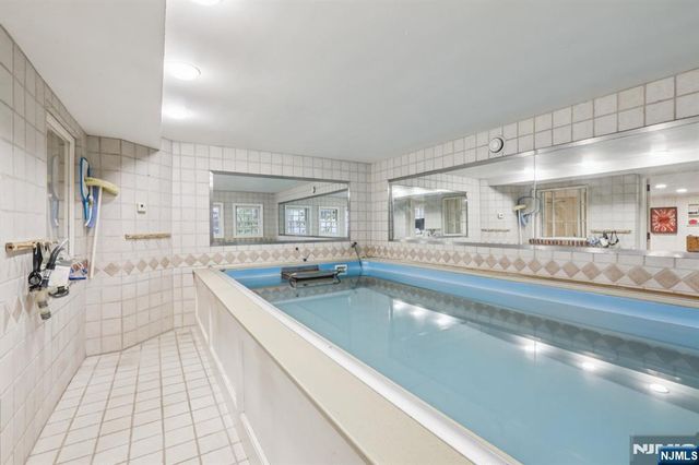 215 Beechwood Road, Ridgewood, NJ 07450