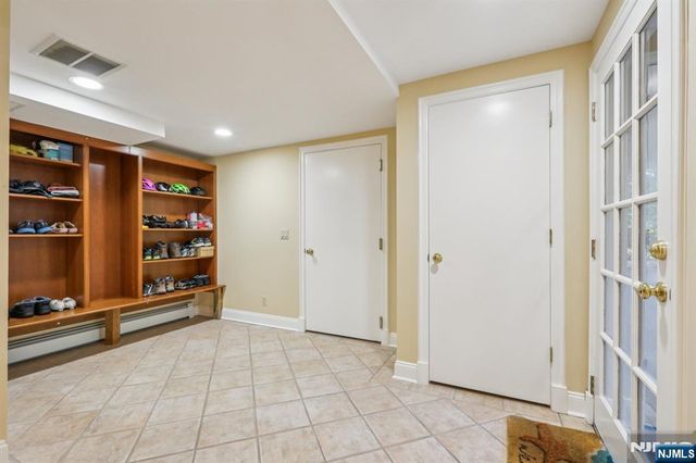 215 Beechwood Road, Ridgewood, NJ 07450